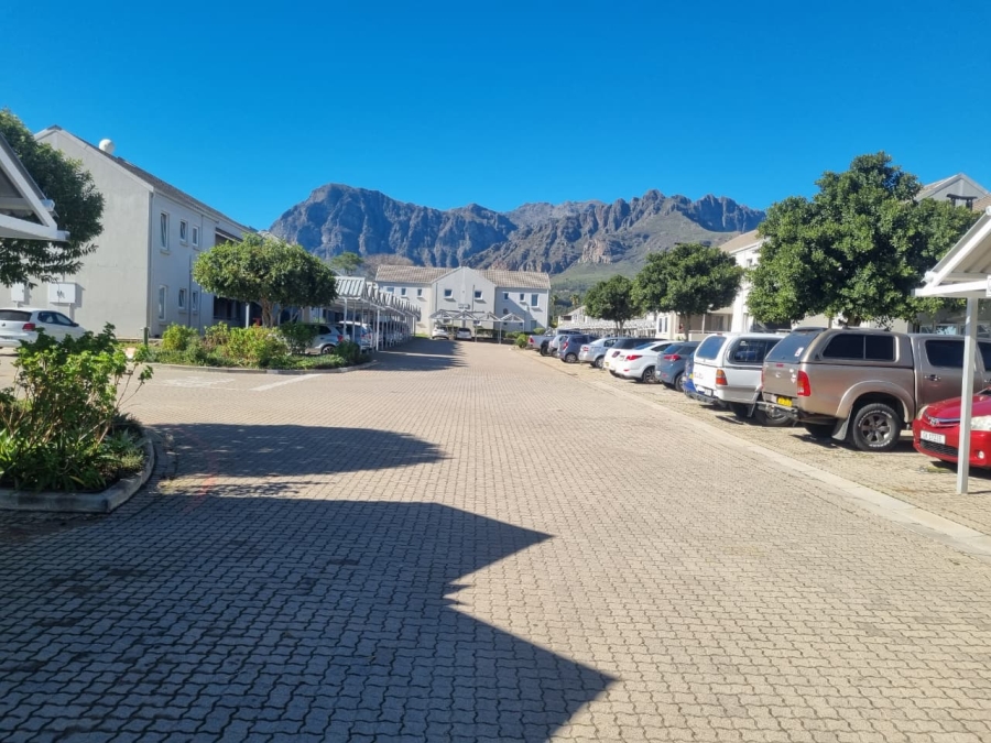 To Let 2 Bedroom Property for Rent in Klein Drakenstein Western Cape